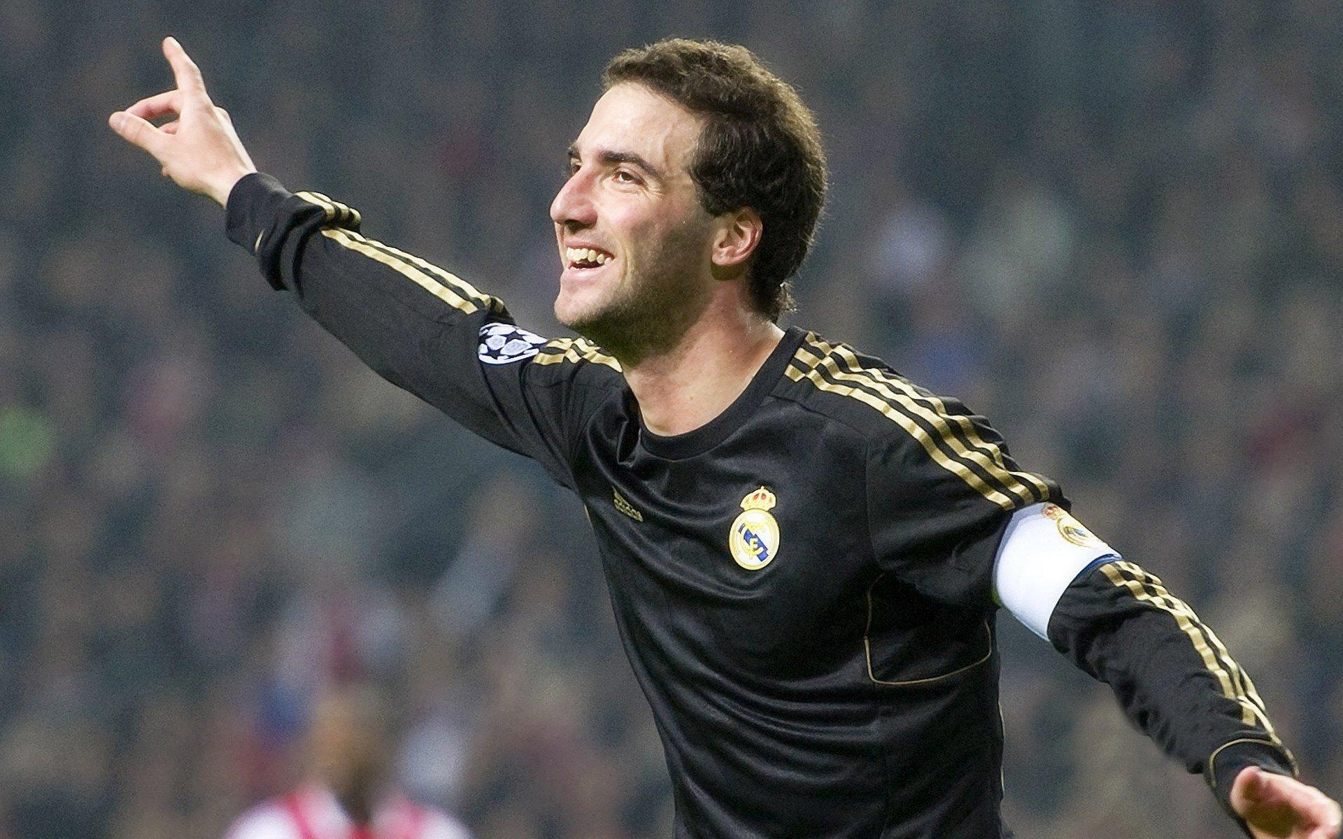 席尔瓦赛后痛陈判罚尺度不一，VAR介入再度引发足坛争议