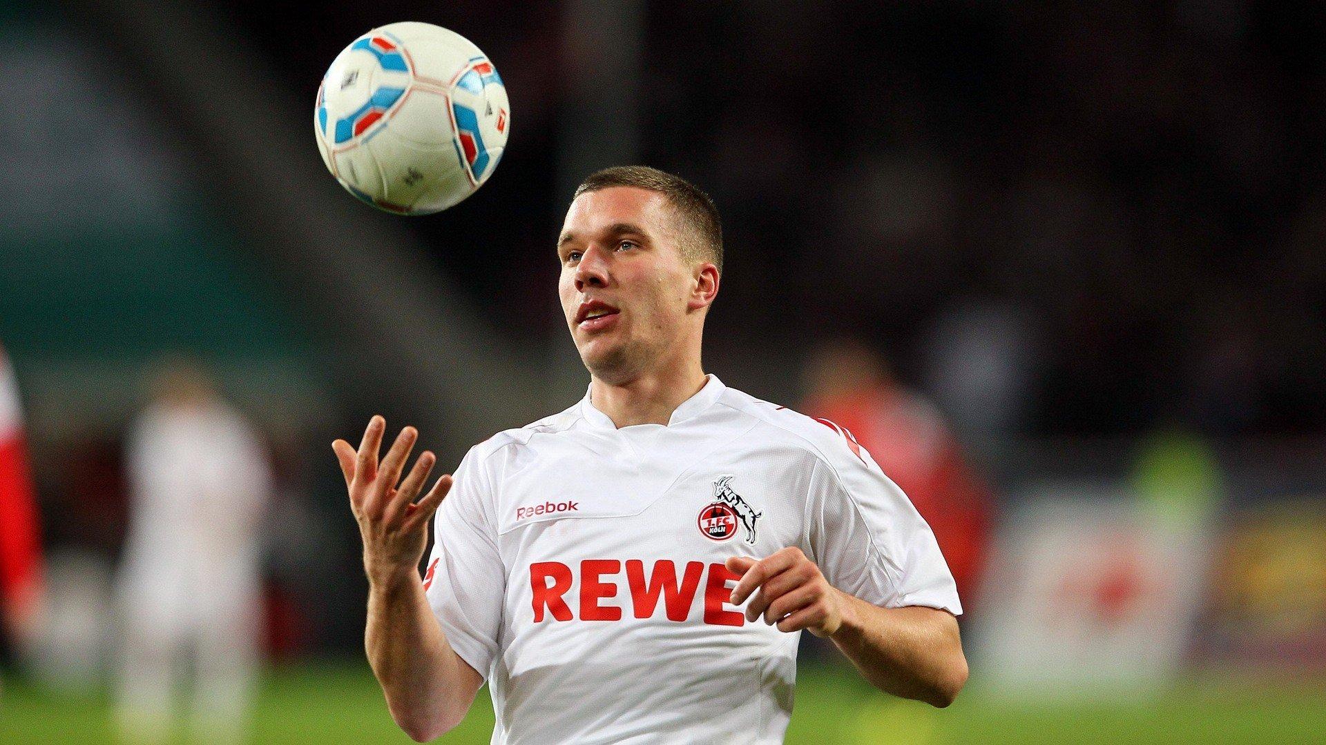 荷兰媒体S90评选21世纪国家队五大传奇,范戴克领衔新世代荣耀