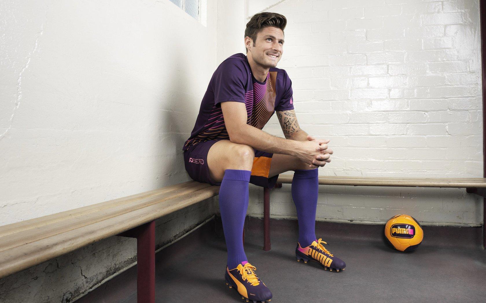 国王重建计划遇阻，双核交易市场遇冷，36岁老将反成多队争抢目标