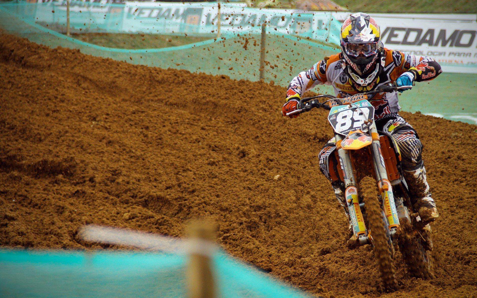 球场情场双丰收！门神佩雷茨周二低调完婚，